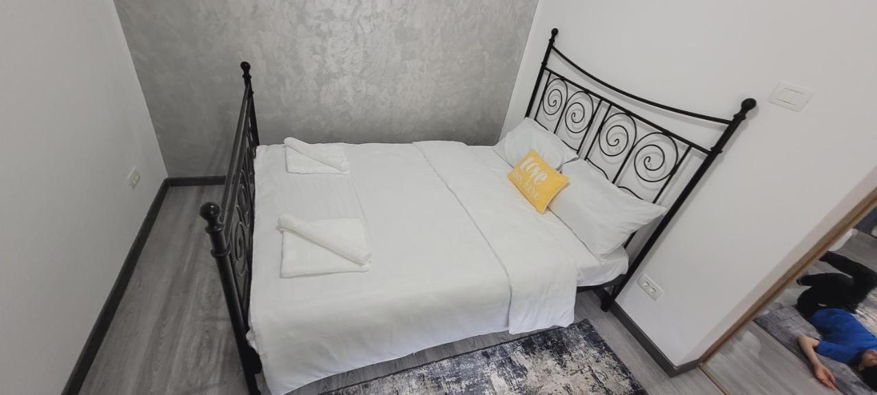 Andi 2-Apartament Бэиле-Еркулане Экстерьер фото