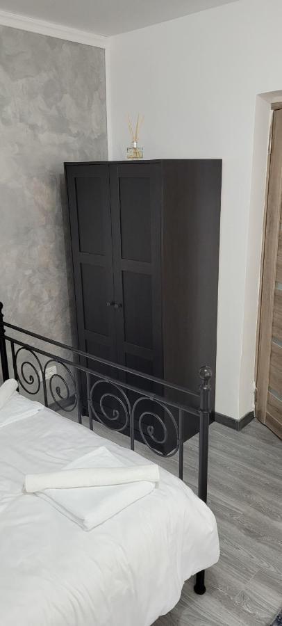 Andi 2-Apartament Бэиле-Еркулане Экстерьер фото
